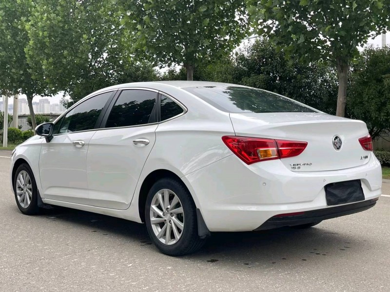 徐州16年别克威朗8