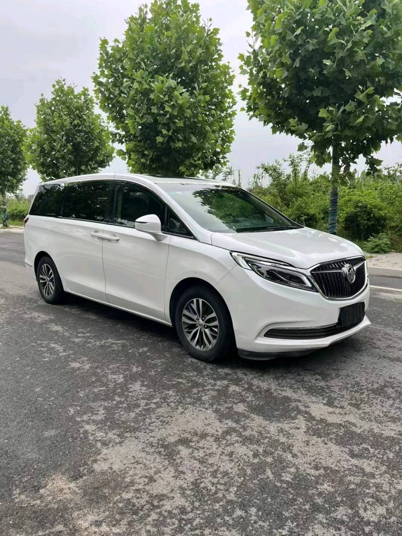 徐州17年别克GL82