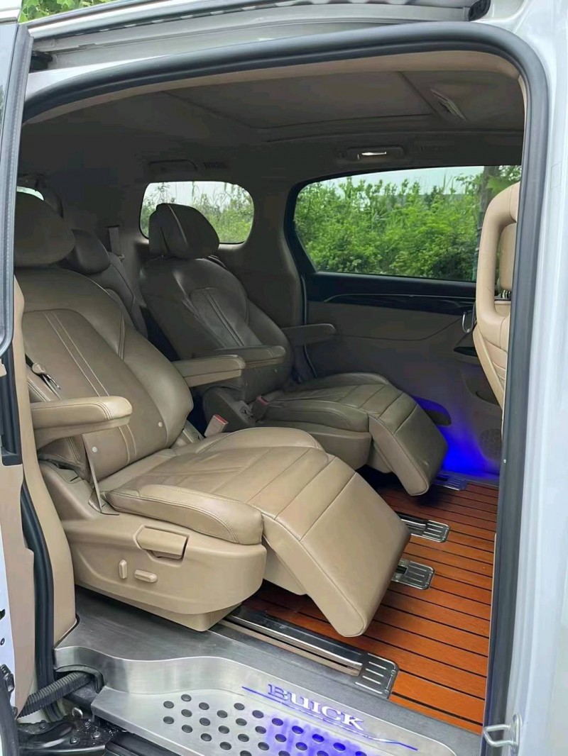 徐州17年别克GL84