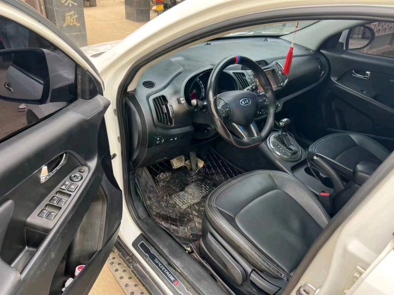 保定14年起亚智跑6