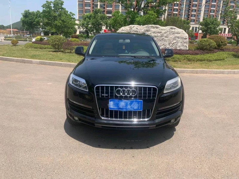 青岛11年奥迪Q71
