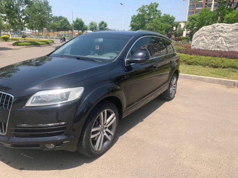 青岛11年奥迪Q73
