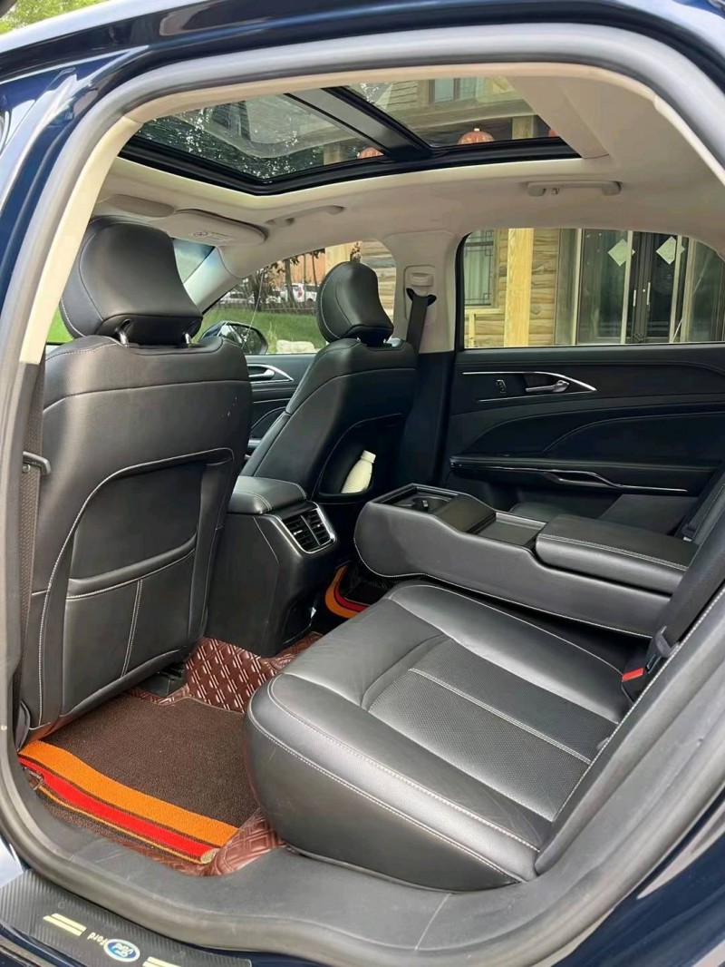 邢台17年福特金牛座6