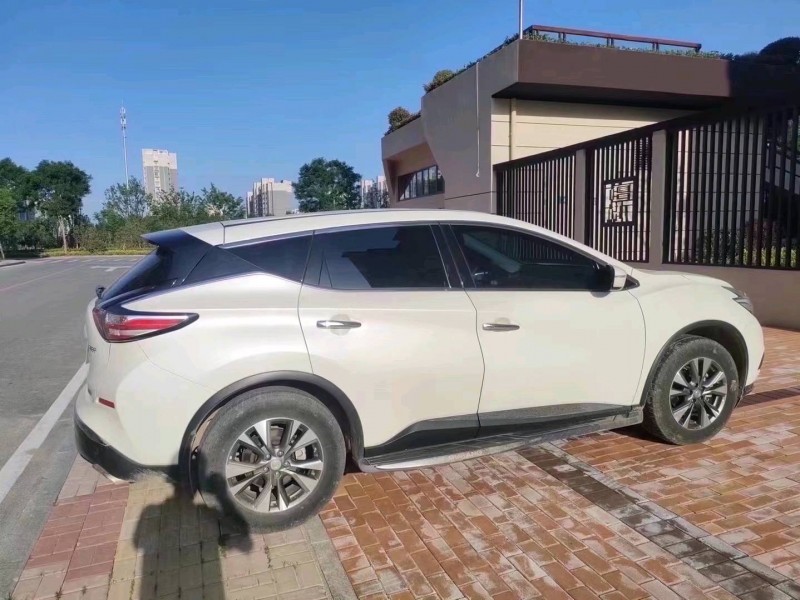 济宁19年日产楼兰2