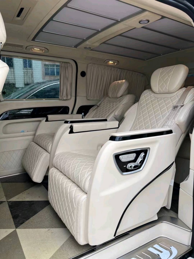 广州20年奔驰威霆4