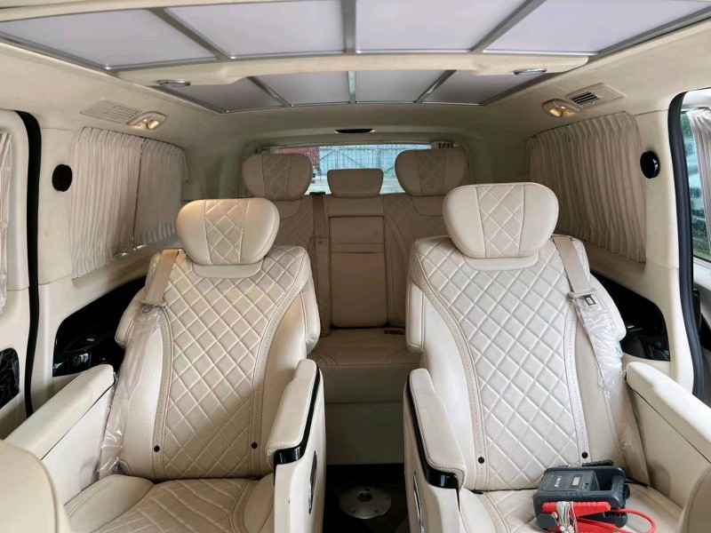 广州20年奔驰威霆7