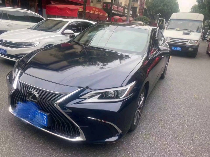 邵阳20年雷克萨斯ES5