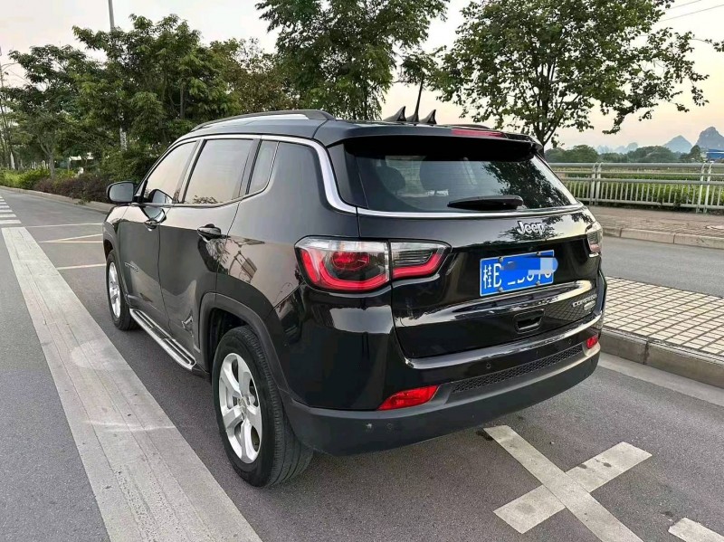 梧州17年Jeep指南者8