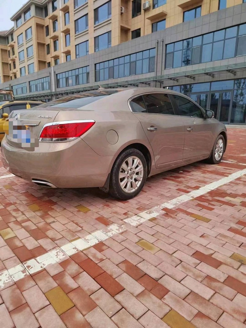 枣庄13年别克君越8