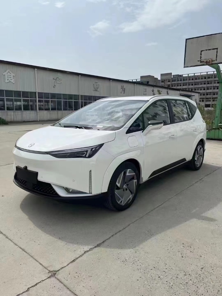 襄陽23年合創汽車Z032