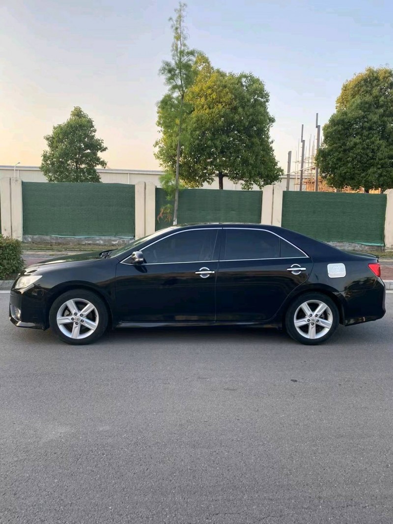 宜昌13年丰田凯美瑞3