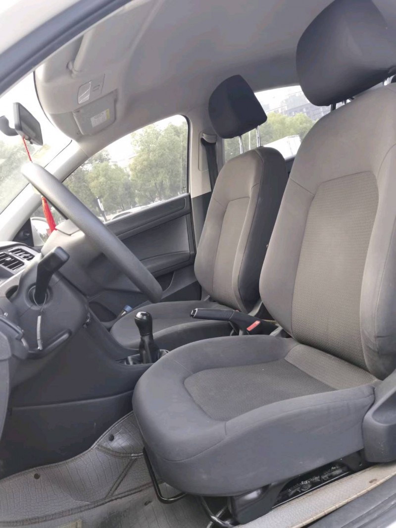 淮南19年大众桑塔纳7