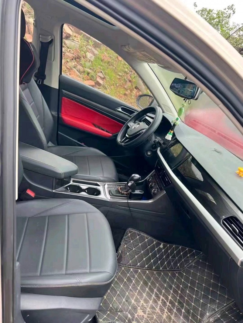 济南19年大众朗逸2