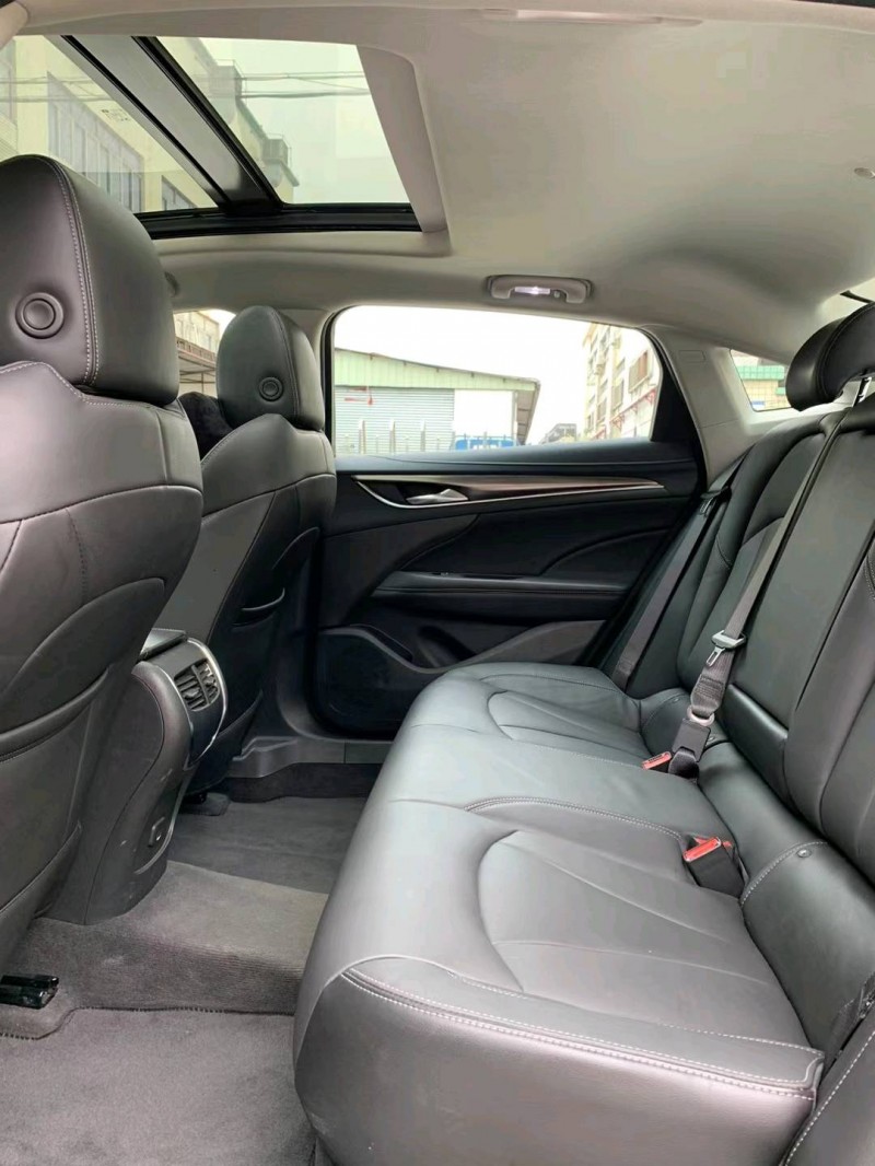 中山22年别克君越6