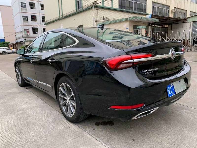 中山22年别克君越5