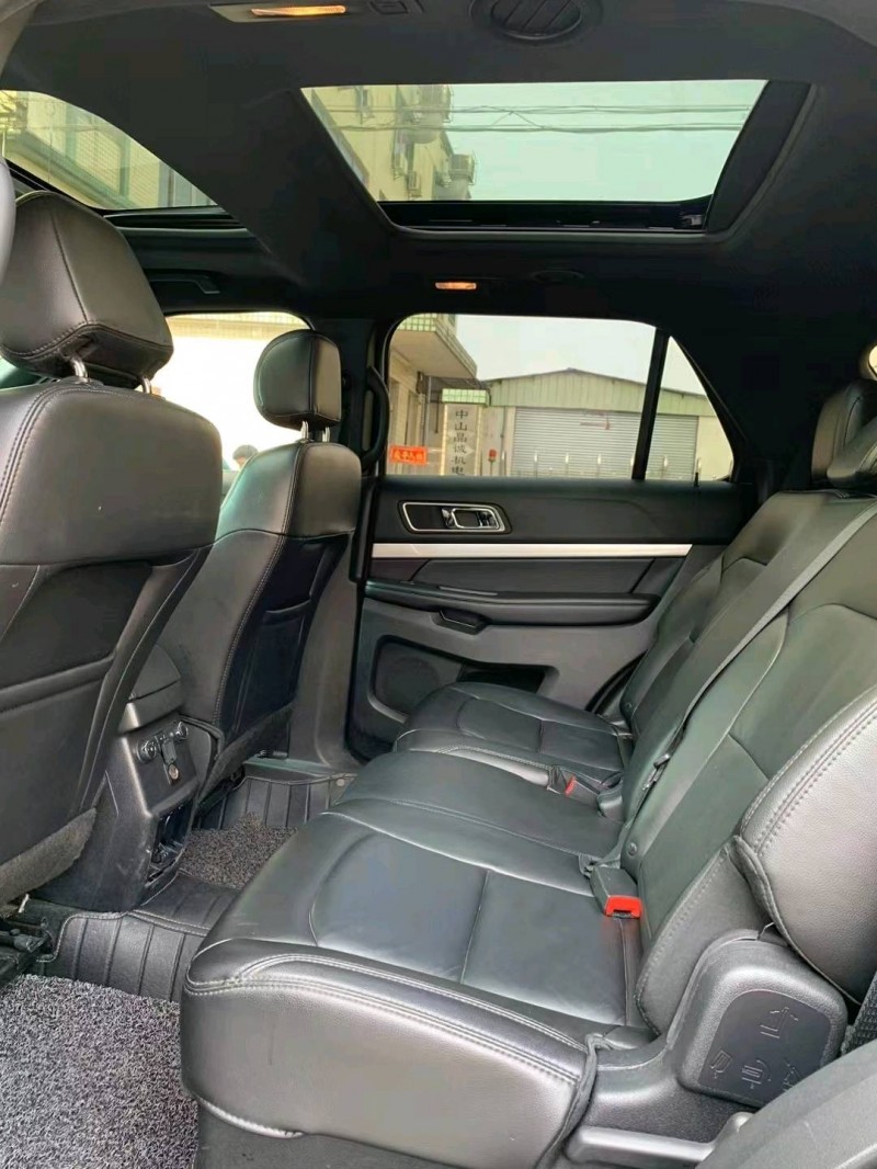 中山17年福特探险者6