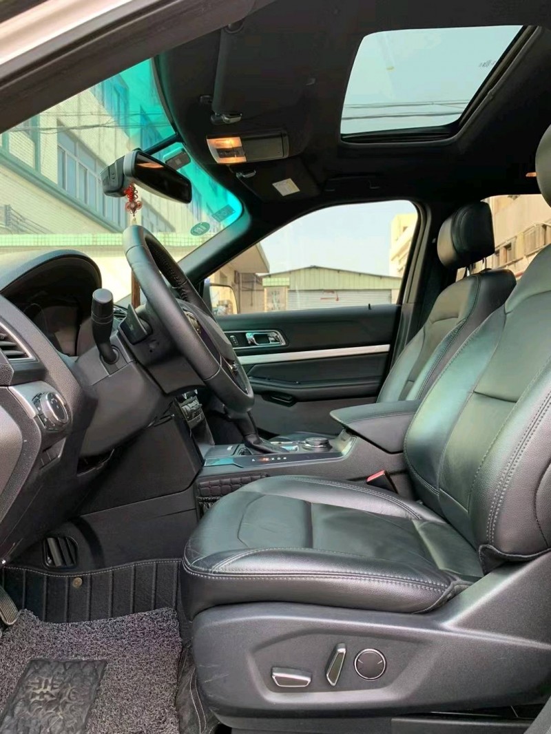 中山17年福特探险者8