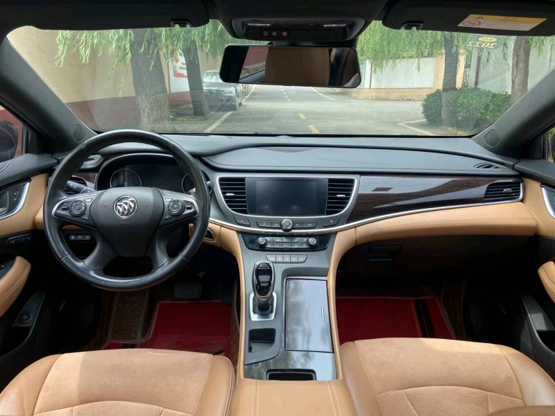 青岛18年别克君越6