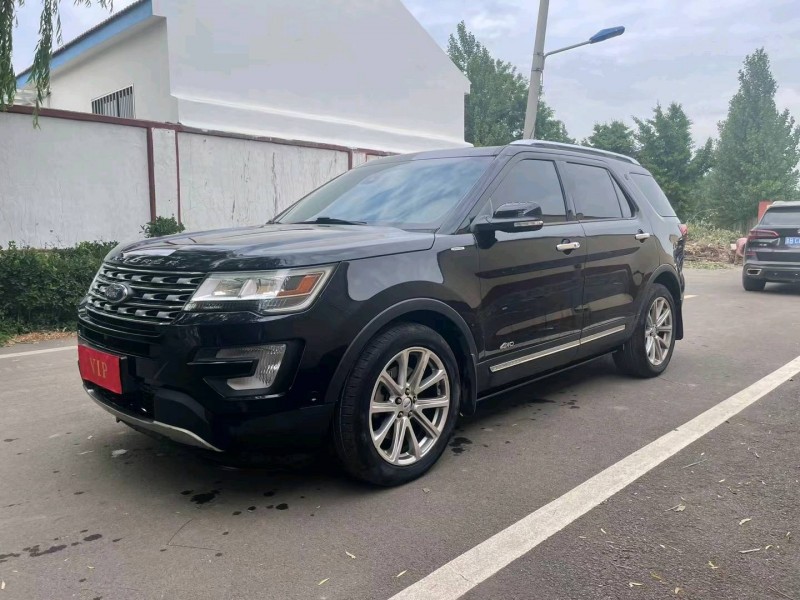 青岛16年福特探险者3