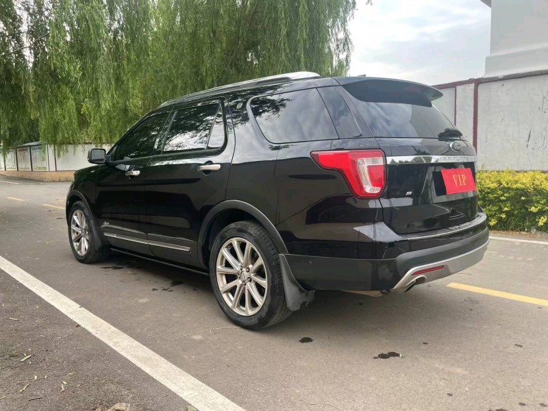 青岛16年福特探险者7