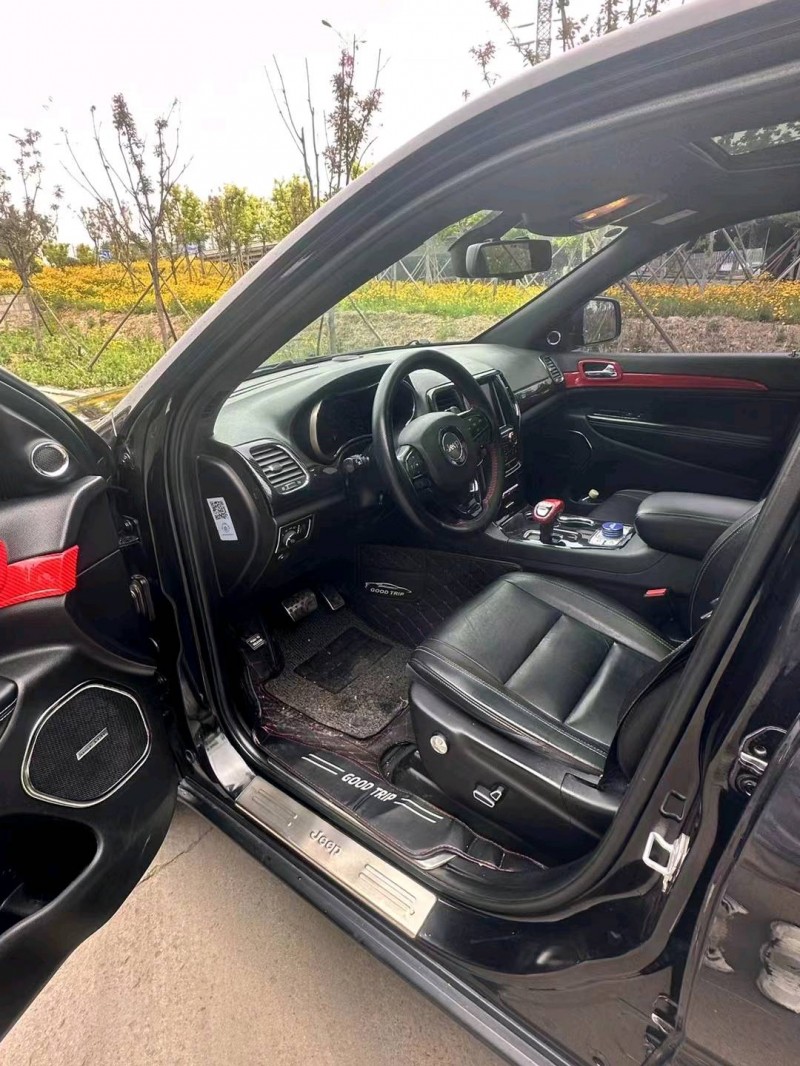 枣庄15年Jeep大切诺基9