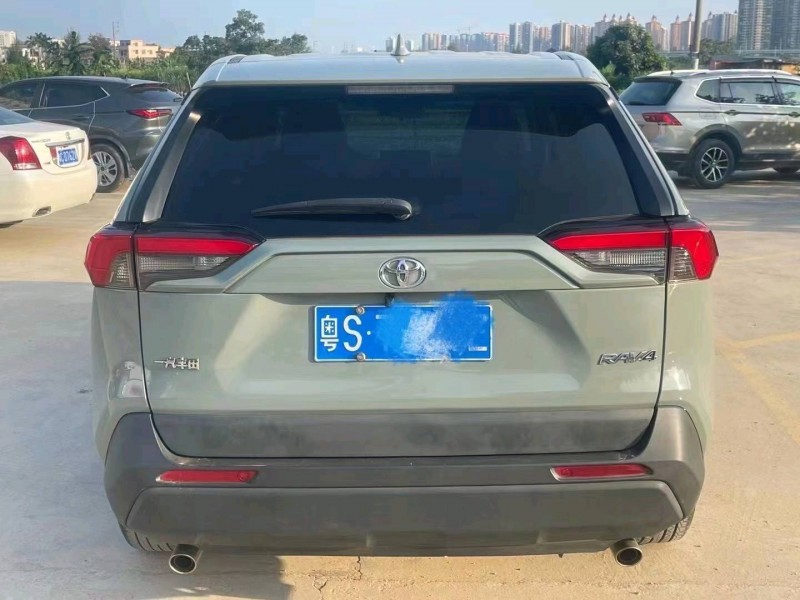 珠海20年丰田RAV47