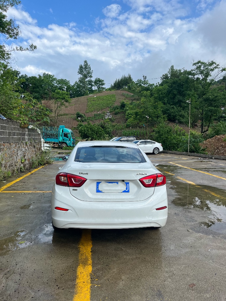 重庆18年雪佛兰科鲁兹5