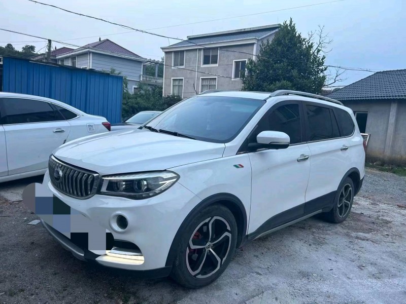 嘉兴18年SWM斯威汽车X71