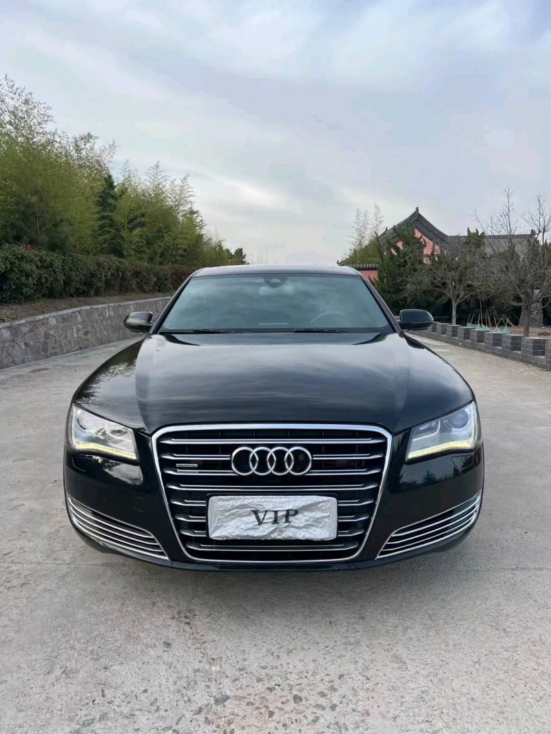 青岛13年奥迪A8L1