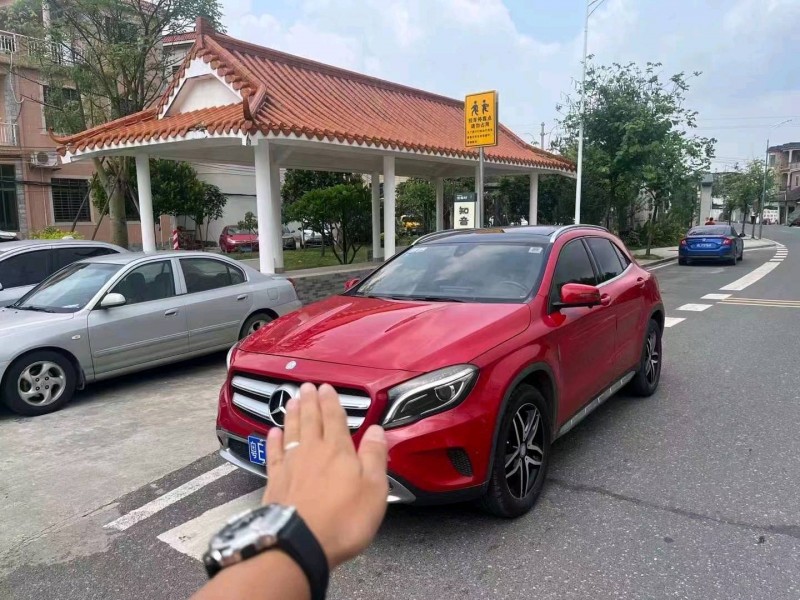 珠海16年奔驰GLA3