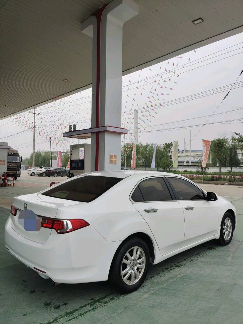 保定13年本田思铂睿8