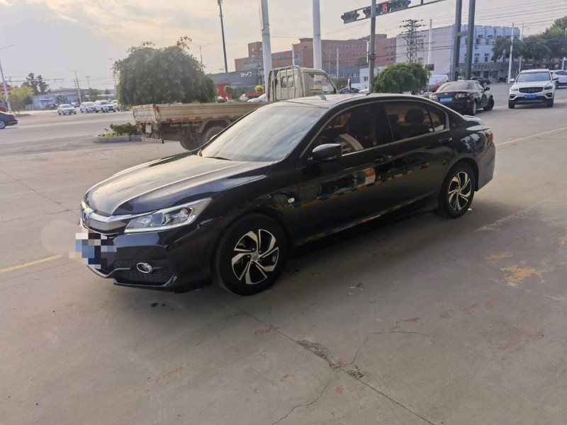 保定17年本田雅阁2