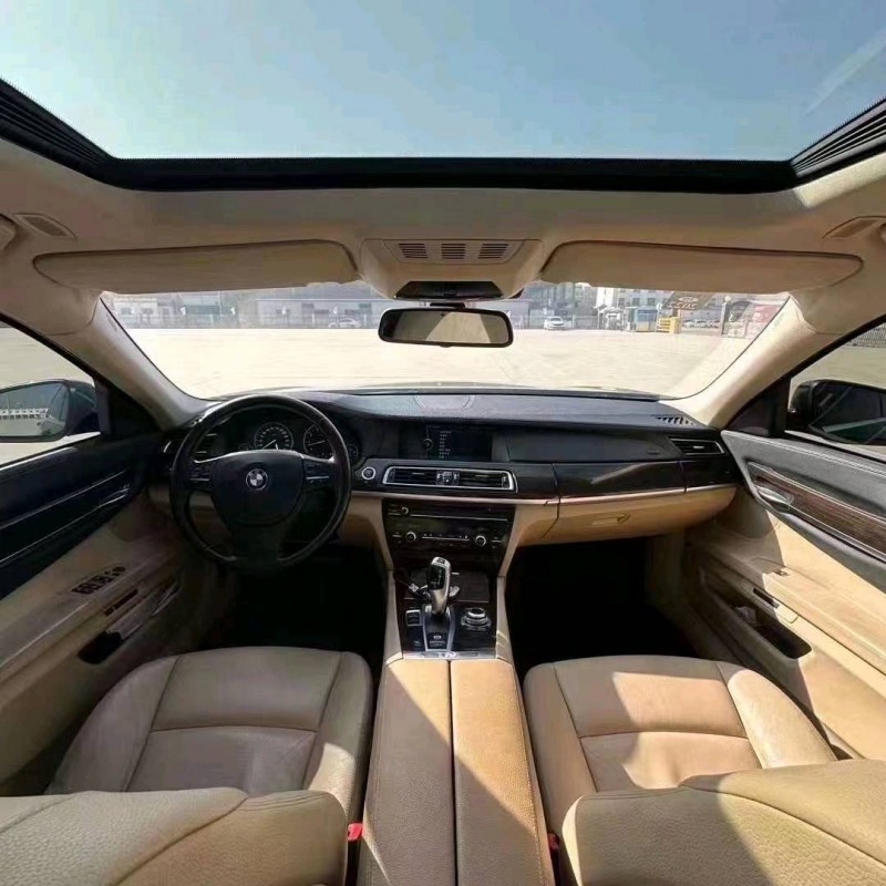 济南11年宝马7系7