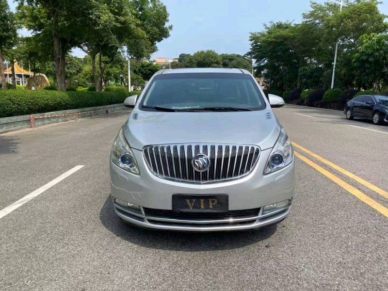 深圳11年别克GL81