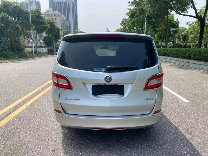 深圳11年别克GL82