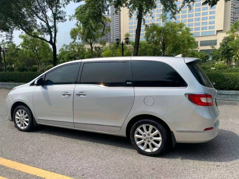 深圳11年别克GL84