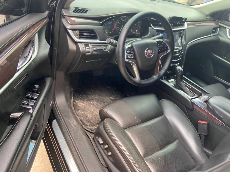 保定13年凯迪拉克XTS6