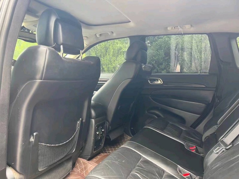 青岛13年Jeep大切诺基5