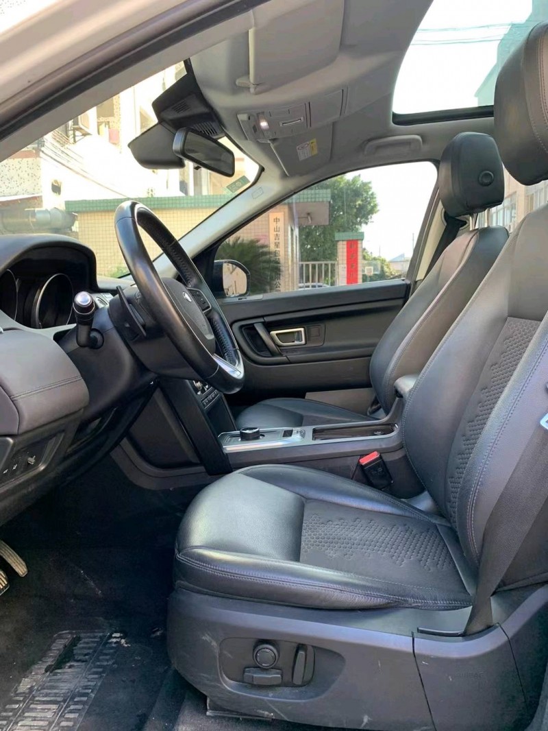 中山19年路虎发现神行8