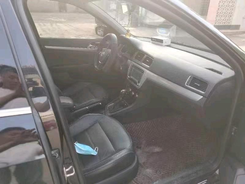 保定16年大众朗逸7