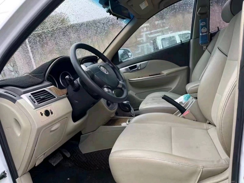 宜昌16年别克凯越4