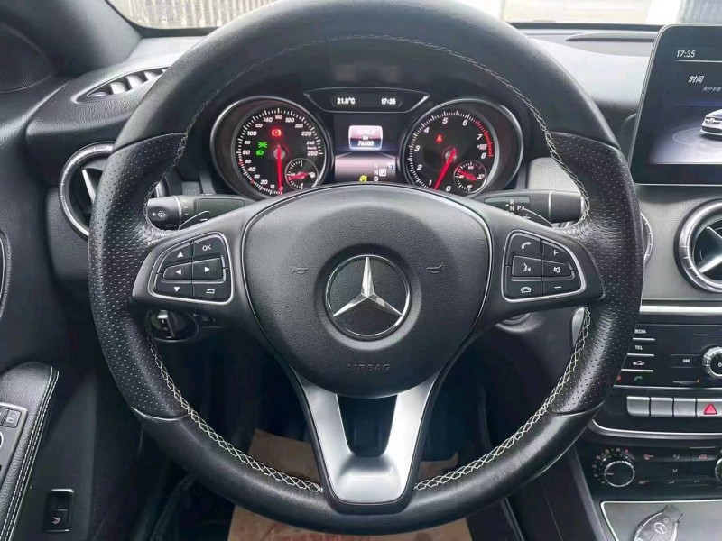 宜昌18年奔驰CLA5