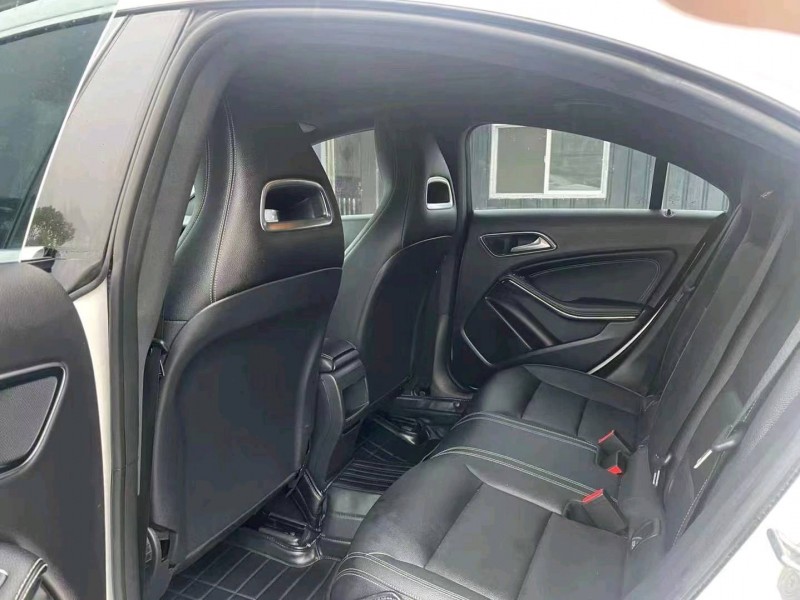 宜昌18年奔驰CLA8