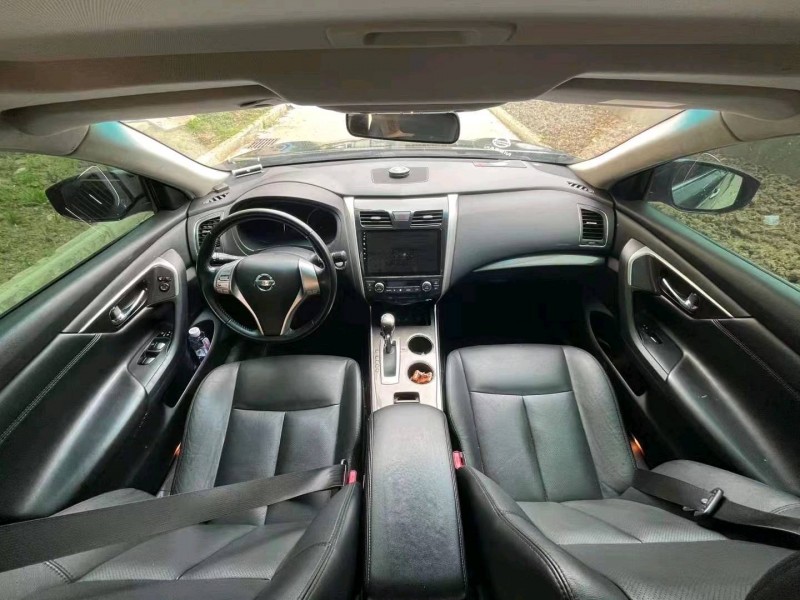 宜昌15年日产天籁4