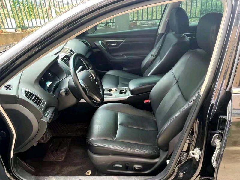 宜昌15年日产天籁8