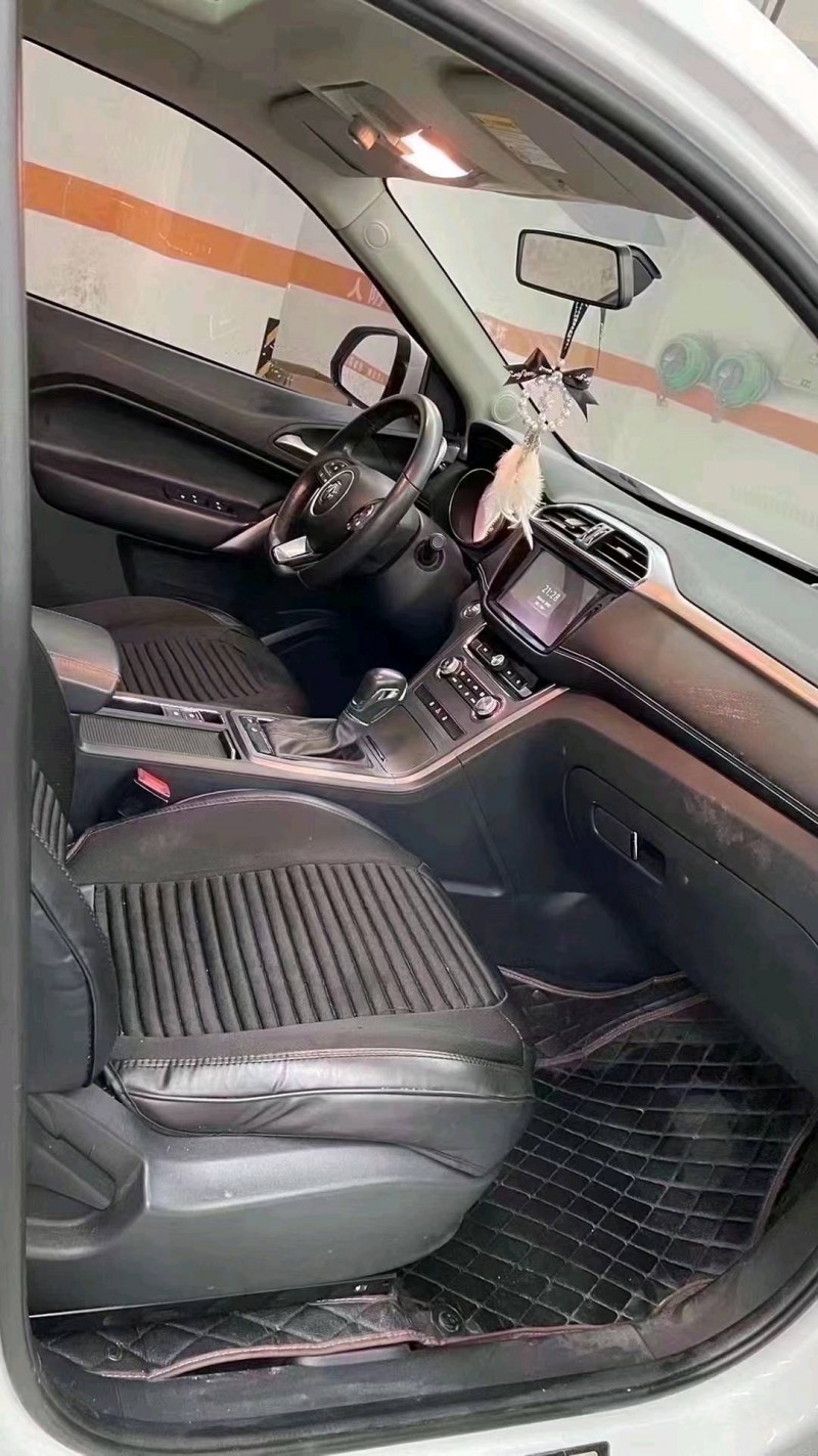 成都19年名爵锐腾8