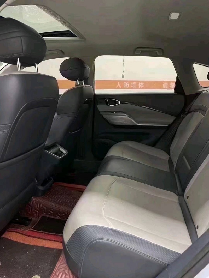 成都20年宝骏RC57