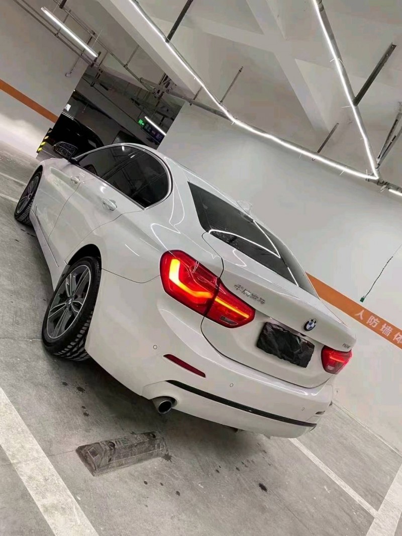 成都19年宝马1系4