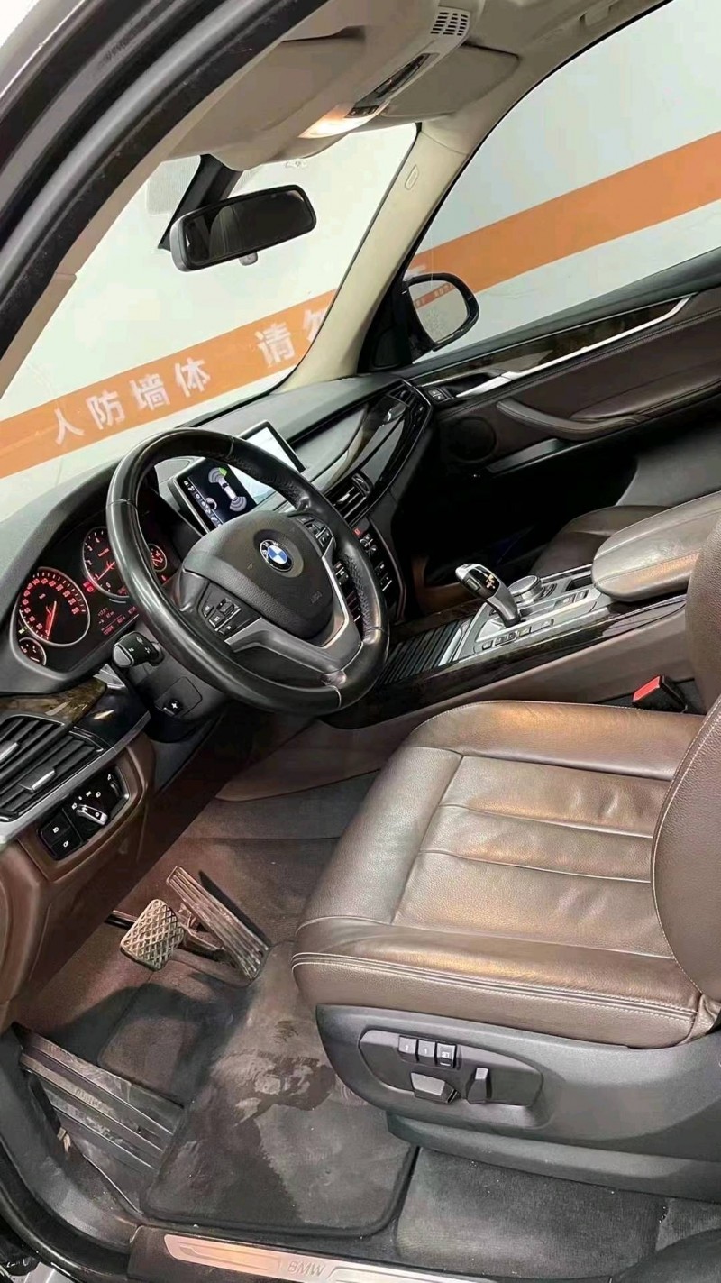 成都17年宝马X56