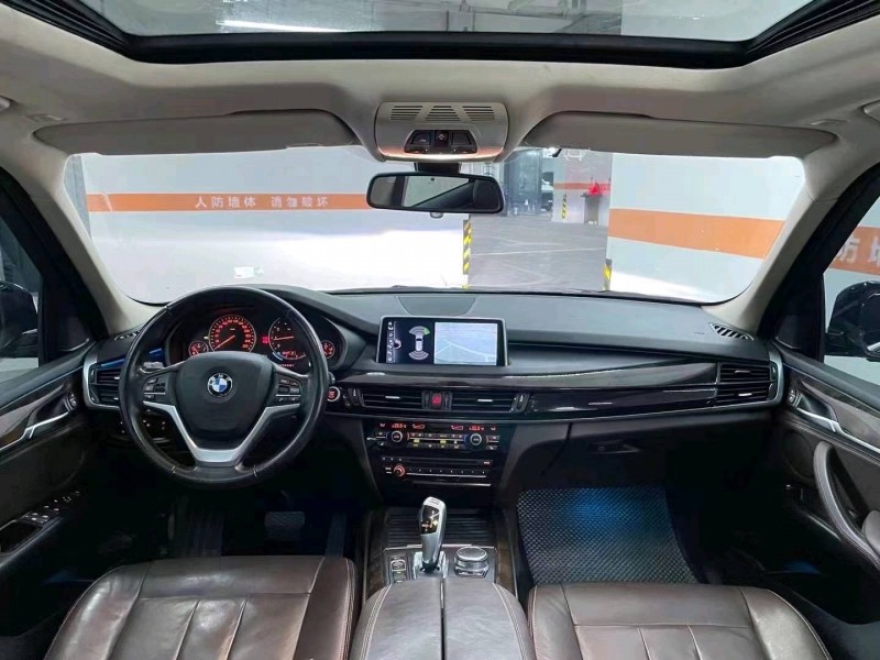 成都17年宝马X59